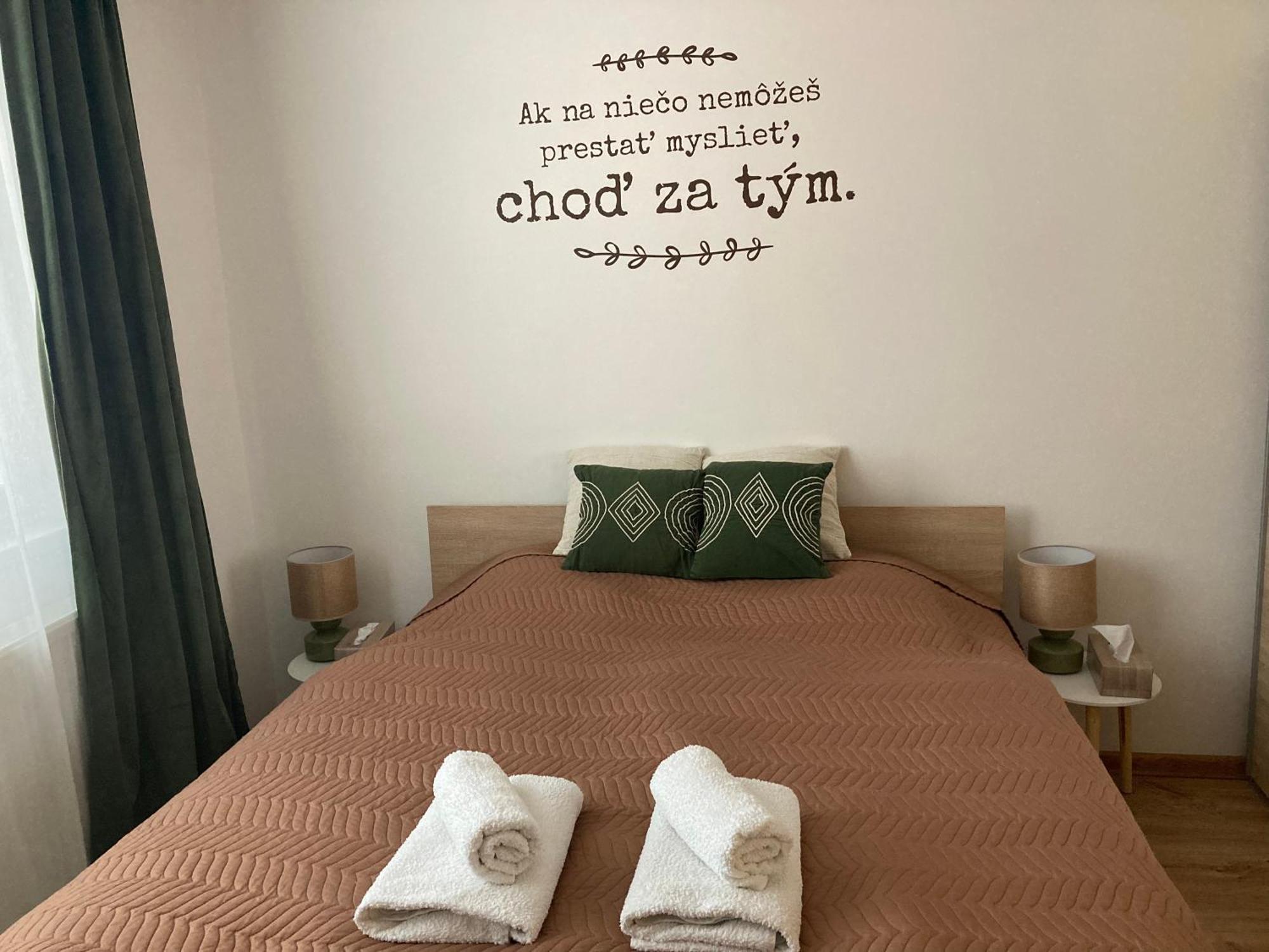 Apartman Nedaleko Centra Mesta Michalovce Exteriér fotografie